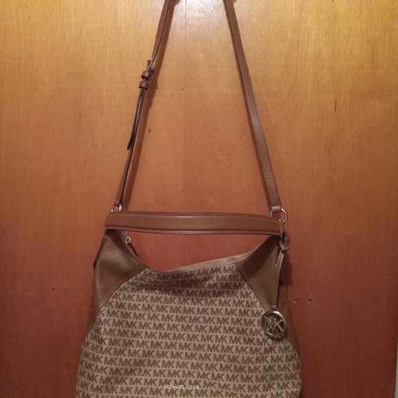 Michael Kors signature bag - Picture 1 of 1